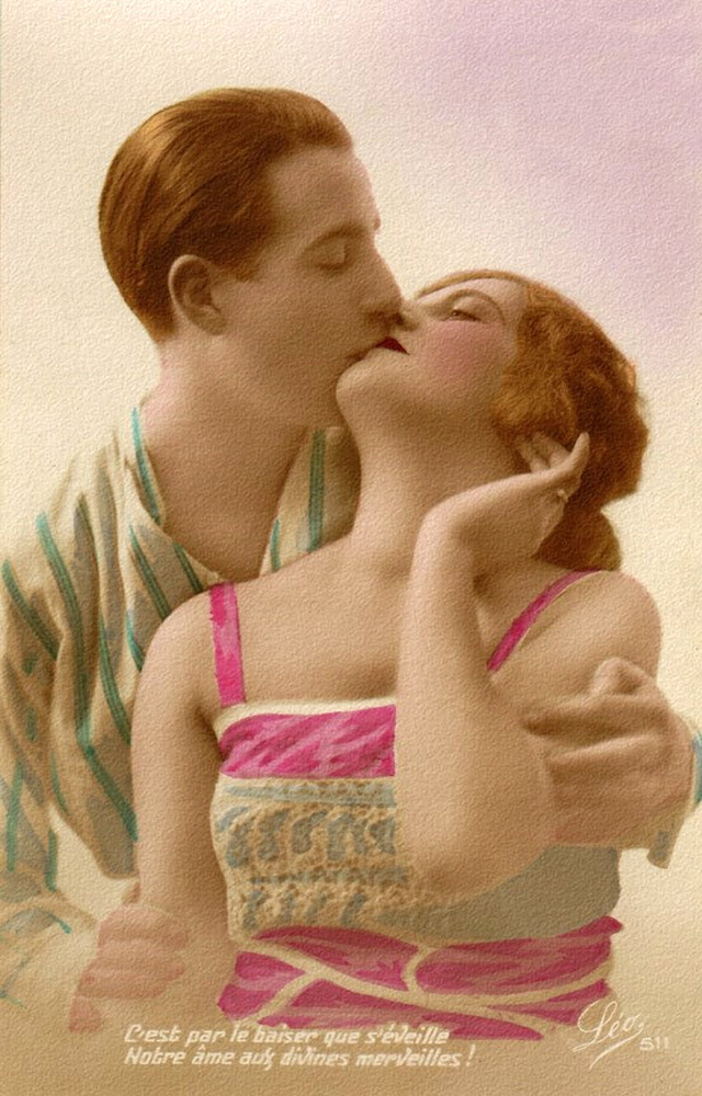 French Postcard Show How To Kiss Romantically from the 1920s (38)