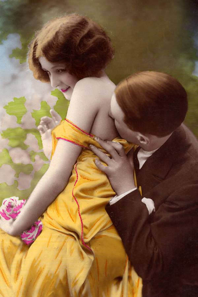 French Postcard Show How To Kiss Romantically from the 1920s (234)
